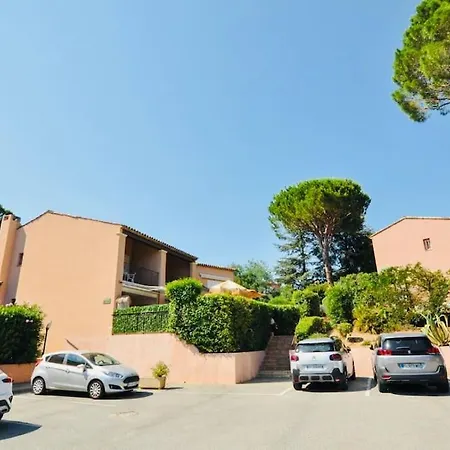 Pour 4 Personnes Apartment Sainte-Maxime