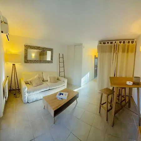 Apartment Pour 4 Personnes *