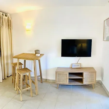 Apartment Pour 4 Personnes *